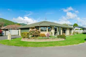 76 Parata St, Waikanae