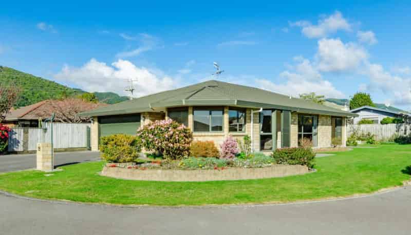 76 Parata St, Waikanae