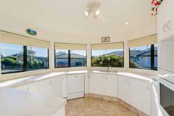 76 Parata St, Waikanae