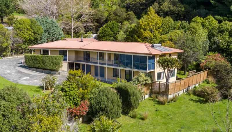 1466 Port Underwood Road, 