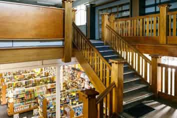 For Lease high profile on Broadway Avenue