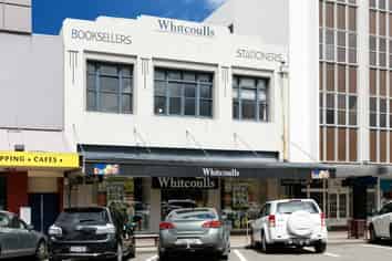 For Lease high profile on Broadway Avenue