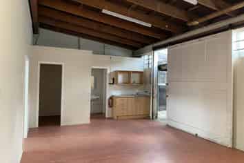 Retail Site with High Foot Traffic!