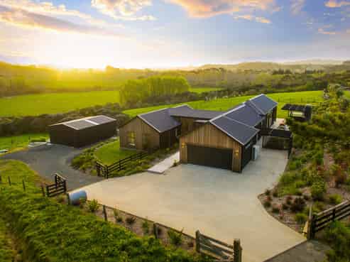 56 Hull Road, Waitoki