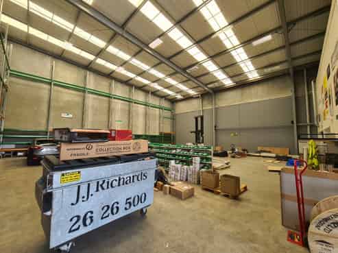 A-grade high stud warehouse on Paramount Drive