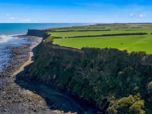 2585 South Road, Manaia