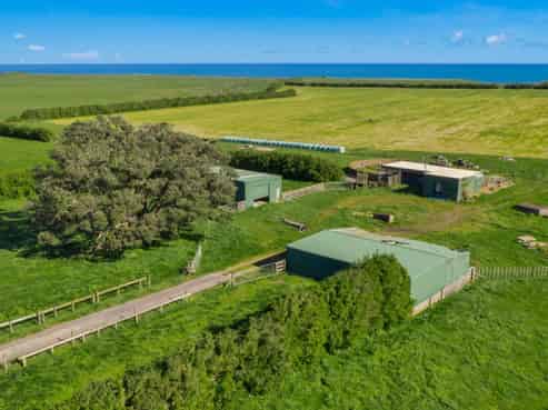 2585 South Road, Manaia