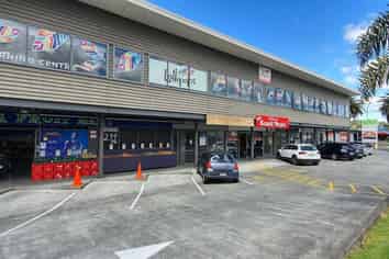 High Profile Browns Bay Retail For Lease