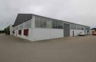 Industrial warehouse for lease
