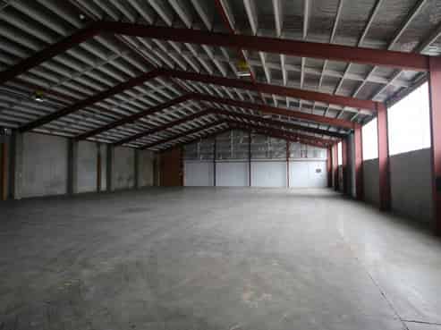 Industrial warehouse for lease