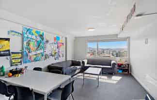 9J/242 Taranaki Street, Te Aro