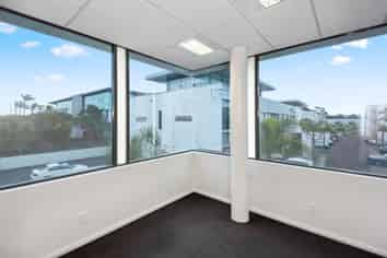 FIRST FLOOR APOLLO OFFICE - 207M²