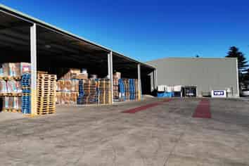 Substantial high stud industrial