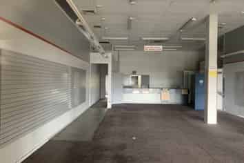 Retail Space at Royal Heights Shopping Centre!