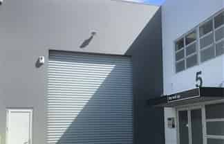 FOR SALE - Warehouse with high stud