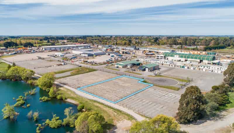 4 Lakeside Place, Harewood