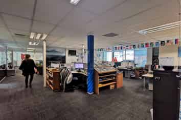 Modern office, prime location, every amenity