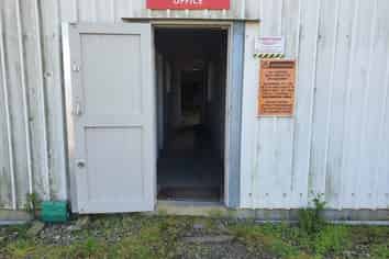 Large flexible warehouse with options