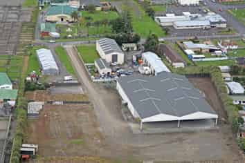 Large flexible warehouse with options