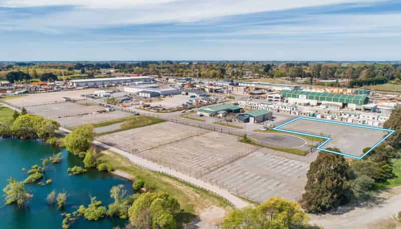 5 Lakeside Place, Harewood