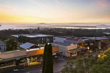 2/15 Rawene Road, Birkenhead