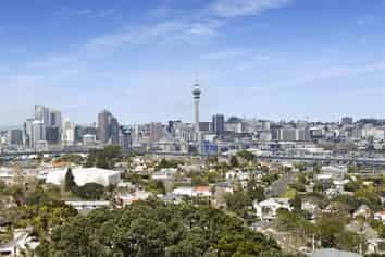 2/15 Rawene Road, Birkenhead