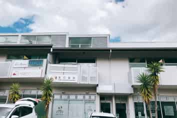 119m² office for sale in Albany