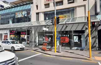 LANDLORD SAYS "BRING ME A DEAL"