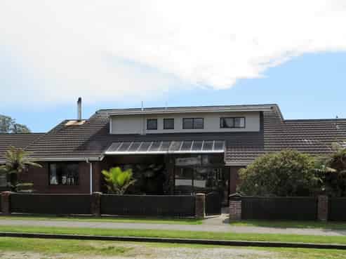 17 Henley Street, Westport