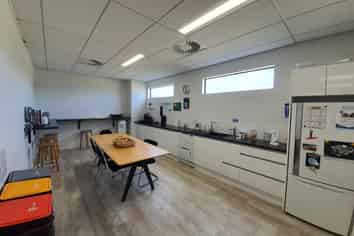 SUPERB OFFICE IN NORTHWEST