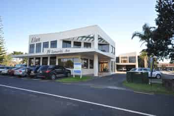 Smart First Floor Office!