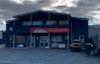 Showroom - wide frontage