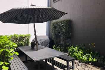 CENTRAL SHOWROOM AND OFFICE