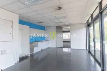 Top Floor in Ascot Central | 730sqm