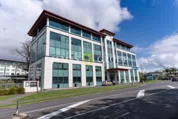 Top Floor in Ascot Central | 730sqm