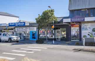 High Profile Retail/Office in Main Street