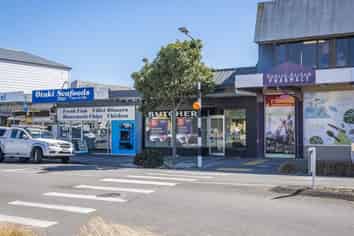 High Profile Retail/Office in Main Street