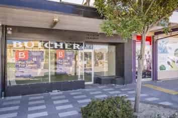 High Profile Retail/Office in Main Street