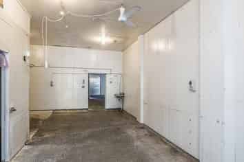 High Profile Retail/Office in Main Street