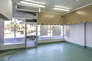 High Profile Retail/Office in Main Street