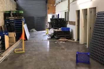 Large Retail in Mount Albert!