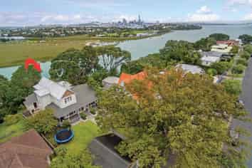 69 Ngataringa Rd, Devonport