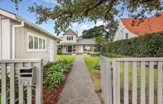 69 Ngataringa Rd, Devonport