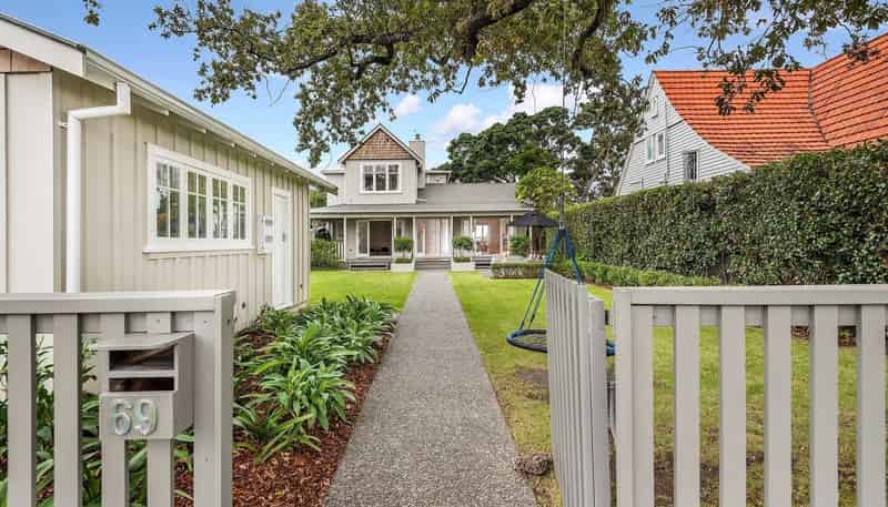 69 Ngataringa Rd, Devonport