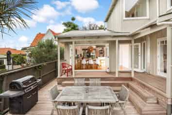 69 Ngataringa Rd, Devonport