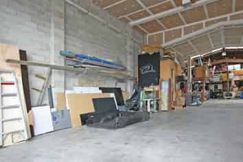 Unique opportunity | industrial with accommodation