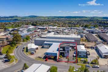 Unique opportunity | industrial with accommodation