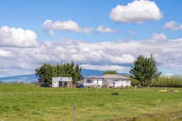 315 Collins Road, Glenview