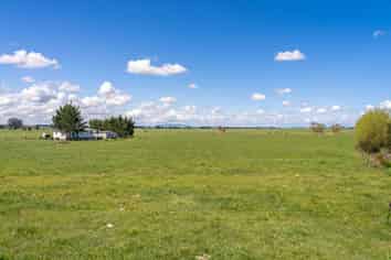 315 Collins Road, Glenview