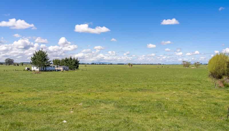 315 Collins Road, Glenview